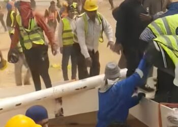 مصرع عاملين وإصابة آخرين في سقوط جمالون بمصنع في السادات