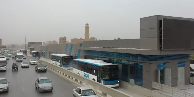 النقل تواصل تجارب تدريب سائقي أتوبيسات مشروع الأتوبيس الترددي BRT