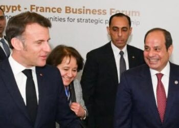 عاجل.. وصول الرئيس السيسي ونظيره الفرنسي “ماكرون” إلى العريش