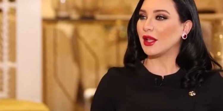 هل تزوجت الفنانة السورية سولاف فواخرجي من الرئيس السابق بشار الأسد؟.. (وثيقة)