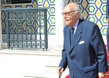 وفاة فؤاد المبزع رئيس تونس الأسبق.. تعرف على تسلسل حياته