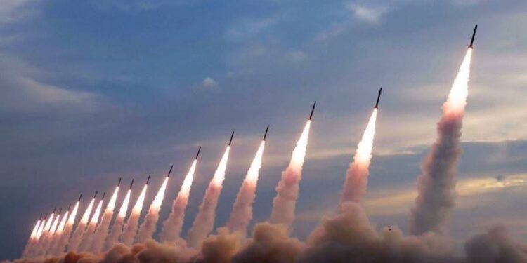 كاتب فلسطيني لـ”حديث القاهرة”: أمريكا منعت ضرب إيران وأعطت إسرائيل الضوء الأخضر لقصف اليمن