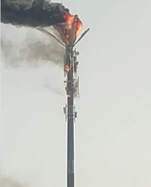 نشوب حريق هائل في برج لشبكة اتصالات بالتجمع في القاهرة الجديدة 