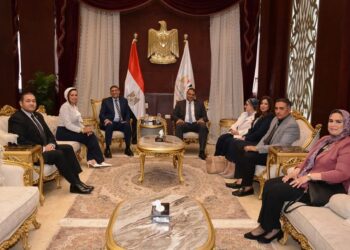 أمانات شباب “الإصلاح والنهضة” و”الاتحاد”.. واتحادات شباب “المصري الديمقراطي” و”الوعي” يناقشون فرص الشباب بالأحزاب