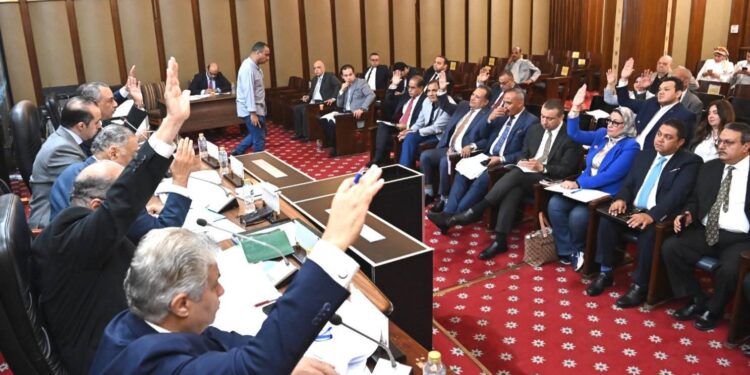 عاجل.. تشريعية النواب توافق نهائيا على تعديل قانوني مجلس النواب.. وتقسيم الدوائر الانتخابية للبرلمان