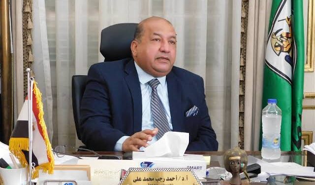 خاص وحصري.. نائب رئيس جامعة القاهرة ينفي زيادة المصروفات للمدينة الجامعية