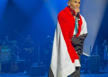 ملتفا بعلم مصر ..أحمد سعد يحي أولى حفلاته في استراليا لصالح راعي مصر عضو التحالف الوطني 