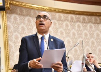 الشعب عزف عن المشاركة.. رئيس برلمانية المصري الديمقراطي بمجلس النواب يرفض مشروعي تعديلات قوانين الانتخابات وتقسيم الدوائر الانتخابية 