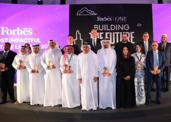 قمة فوربس الشرق الأوسط تنطلق في أبوظبي.. موحّدةً الجهود نحو مستقبل حضري أكثر ذكاءً واستدامة