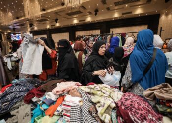 “حماة الوطن” يواصل دعمه للأسر الأولى بالرعاية بمعرض ملابس عيد الأضحى في شبرا الخيمة