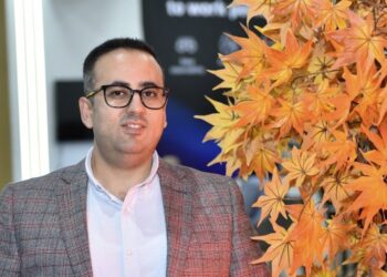 وسيم إمام في روما لافتتاح معرضة الفردي سيمفونية ديك البرابر