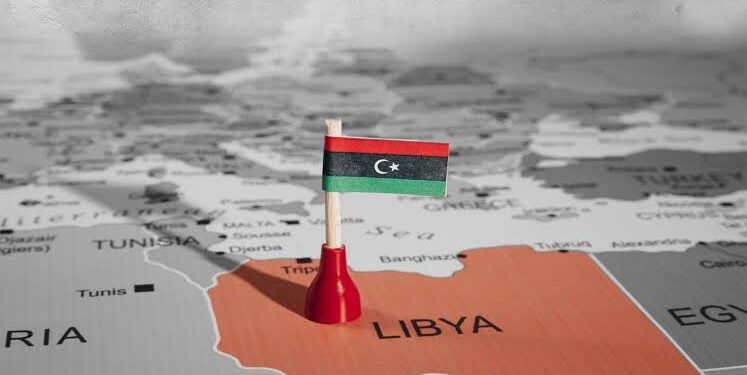 متخصص بالشأن الليبي: استقرار طرابلس “خداع بصري” وغياب المؤسسات يغرق الدولة في فوضى الميليشيات