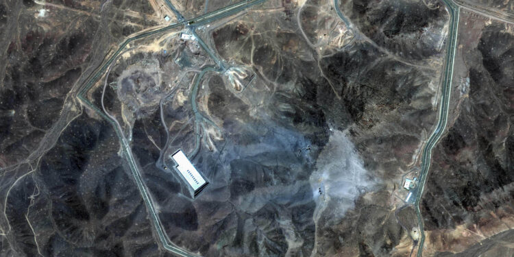 محلل سياسي: إيران لم تنقل اليورانيوم المخصب وخسائرها تفوق إسرائيل