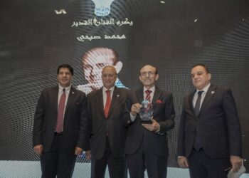 القومي لحقوق الإنسان يكرم الفنان محمد صبحي: ظل على مدى أكثر من نصف قرن حاملًا مشعل التنوير والوعي