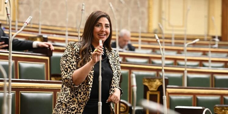 النائبة نشوى الشريف: اشتراط التدريب في الاتفاقيات البترولية خطوة مهمة لبناء كوادر مصرية قادرة على قيادة القطاع