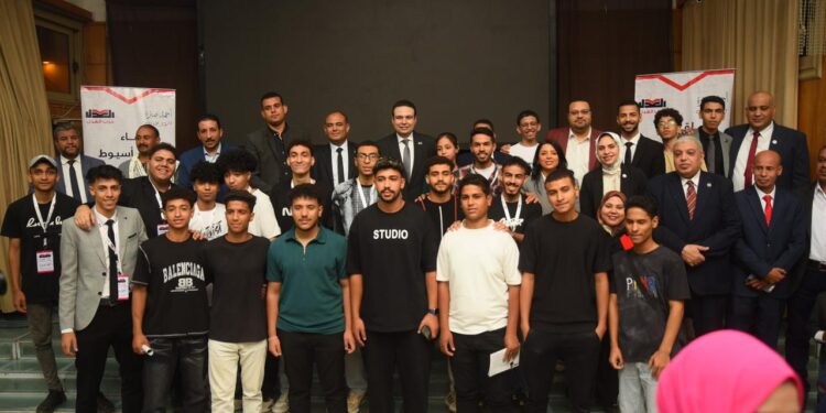 في مؤتمر جماهيري حاشد.. حزب العدل يعقد أولى جولاته الانتخابية بمحافظة أسيوط 