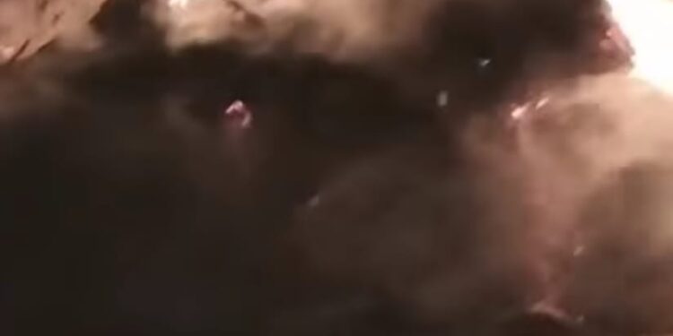 الحماية المدنية تنجح في السيطرة على حريق شب في مخزن كرتون بالقليوبية