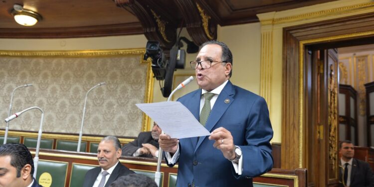 رئيس برلمانية الشعب الجمهوري يكشف عوامل وأهمية تحقيق قفزة هائلة في تحويلات المصريين بالخارج