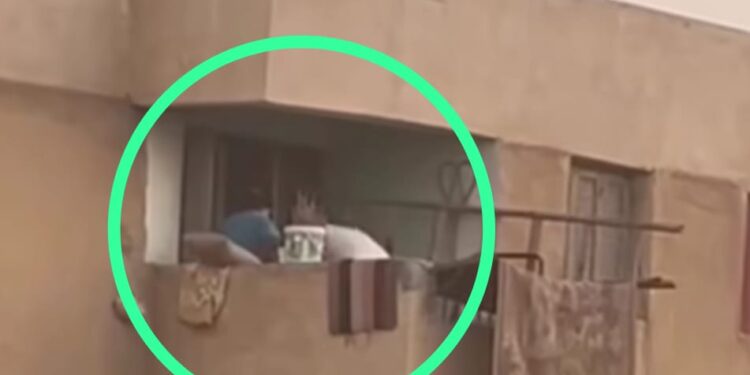 فيديو استغاثة يكشف تعذيب طفلة.. القصة الكاملة لـ القبض على أب وأم في العاشر من رمضان