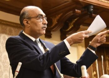 تزوير جديد بعد الفصل التعسفي.. النائب إيهاب منصور يسأل: من يحمى مسئولى الشركة الشرقية للدخان؟