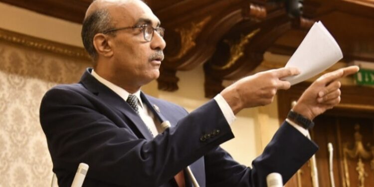 تزوير جديد بعد الفصل التعسفي.. النائب إيهاب منصور يسأل: من يحمى مسئولى الشركة الشرقية للدخان؟