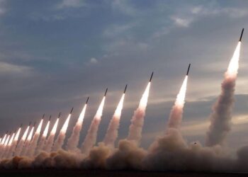 عاجل | بدء إطلاق الصواريخ الباليستية الإيرانية بعيدة المدى