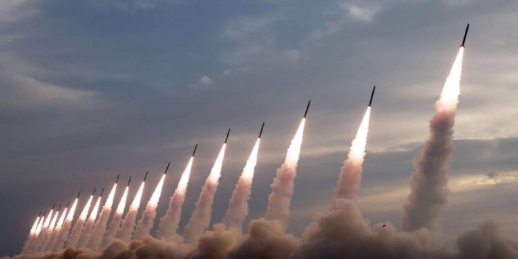 عاجل | بدء إطلاق الصواريخ الباليستية الإيرانية بعيدة المدى