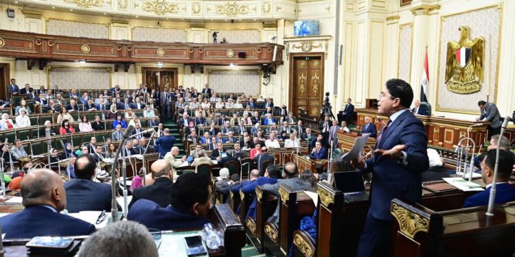 النواب يوافق على إقرار قانون الإيجار القديم دون تعديل مدة الـ 7 سنوات لإنهاء تعاقد السكان.. وتشكيل لجان حصر لتقسيم المناطق.. تقرير