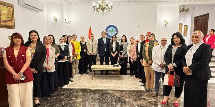أمانة المرأة المركزية بـ الإصلاح والنهضة تعقد أولى اجتماعاتها بالتشكيل الجديد بحضور رئيس الحزب