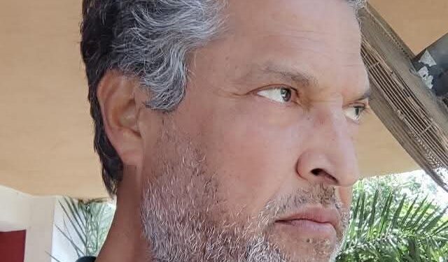 أسرة تحرير موقع الصورة الحقيقية تنعي الكاتب الصحفي فتحي أبو العز.. للفقيد الرحمة 