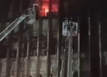 القومي لتنظيم الاتصالات يعلن السيطرة على حريق سنترال رمسيس.. تفاصيل 