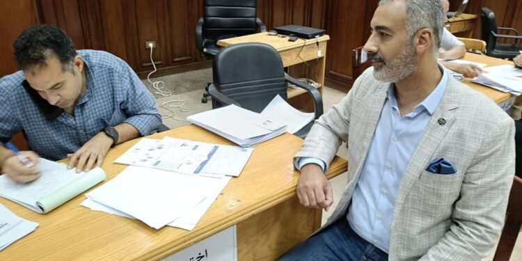 مساعد رئيس حزب العدل للعلاقات الخارجية يتقدم بأوراق ترشحه لانتخابات مجلس الشيوخ