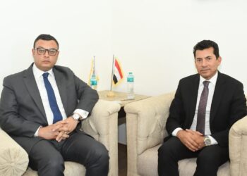 وزير الرياضة ووزير الإسكان يبحثان تطوير وتوسعة “الجزيرة 2”