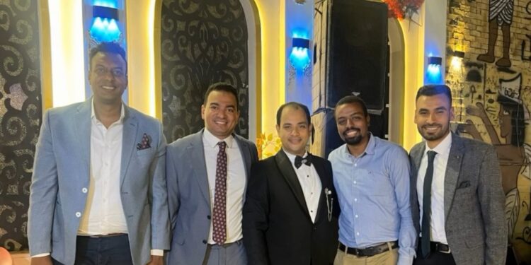 مبروك للعروسين.. “الصورة الحقيقية” يهنئ الكاتب الصحفي حازم العبيدي بمناسبة زفافه السعيد