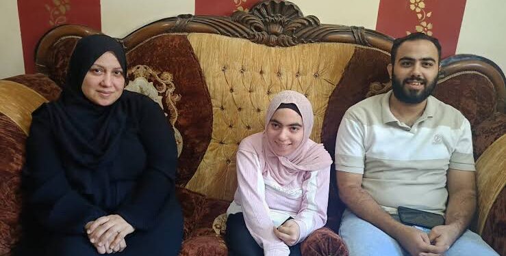 ياسمين وليد: قصة نجاح ملهمة لطالبة من ذوي الاحتياجات الخاصة تتصدر الثانوية العامة