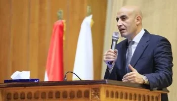 وزير التربية والتعليم يُعلن عن قرارات عاجلة ومهمة.. تطبيق أعمال السنة بنسبة 20% في الشهادة الإعدادية