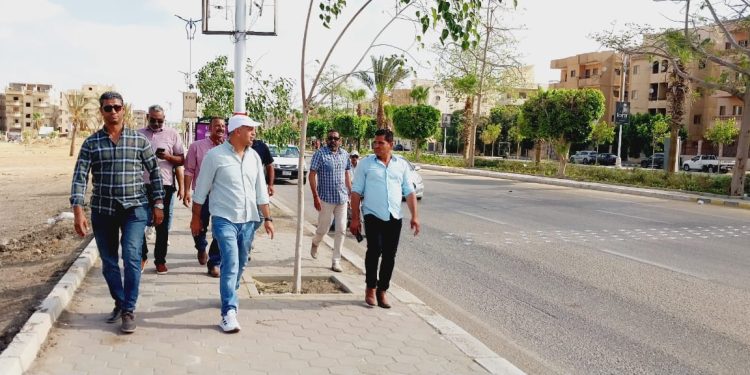 رئيس جهاز تنمية مدينة بدر يتفقد أعمال الزراعة والنظافة بالمحاور الرئيسية