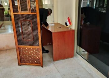 لجان الاقتراع في لبنان تستقبل الناخبين للتصويت في انتخابات الشيوخ 