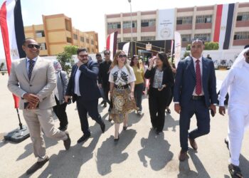 رئيس حزب مصر أكتوبر تدلي بصوتها في انتخابات الشيوخ 2025 