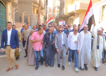 عضو “مستقبل وطن” يقود مسيرة حاشدة بأسيوط لحث المواطنين على المشاركة في الانتخابات 