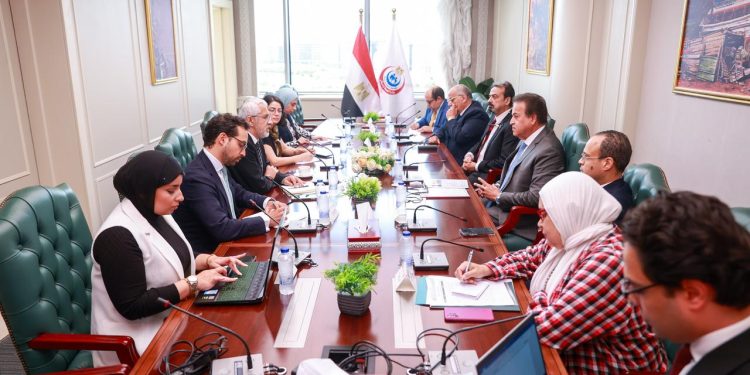 تعاون مصري كولومبي لدعم أهالي غزة طبيًا