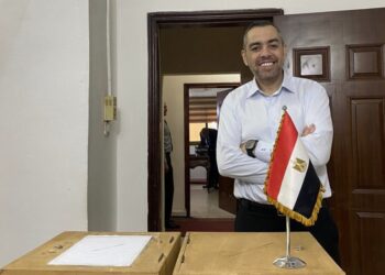 الدكتور محمد فؤاد يُدلي بأول صوت انتخابي في دولة مالي ضمن انتخابات الشيوخ 2025