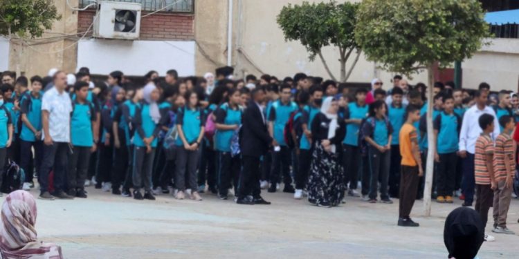 نقل جميع المعلمين بمدرسة أجهور الكبرى الإعدادية بنين بعد رسوم أكثر من 400 طالب