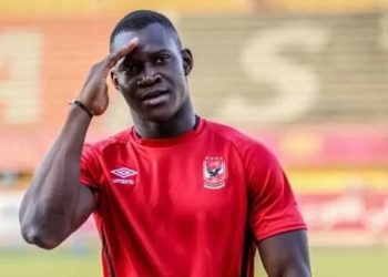 أليو ديانج يؤجل تجديد عقده مع الأهلي حتى ديسمبر