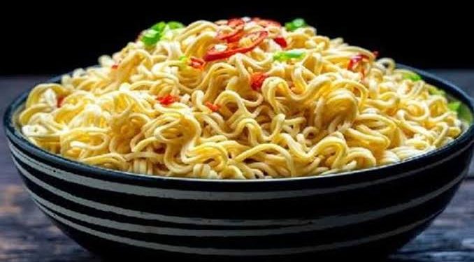 بعد وفاة طفل في المرج متأثرًا بتناوله 3 أكياس من النودلز.. خبير تغذية يحذر من مخاطرها