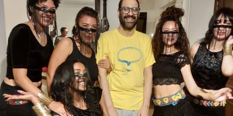 فيديو حفلة رقص لـ علاء عبد الفتاح بعد الإفراج عنه تثير جدلاً واسعاً على وسائل التواصل