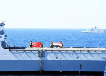 القوات البحرية المصرية والتركية تختتمان مناورات “بحر الصداقة – 2025” لتعزيز التعاون