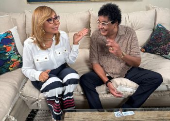 حدوتة مصرية.. الكينج محمد منير فى ضيافة لميس الحديدي الليلة فى برنامجها الجديد الصورة على قناة النهار 