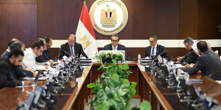 الحكومة تجتمع لتيسير الإفراج عن سيارات ذوي الإعاقة وتشديد الرقابة