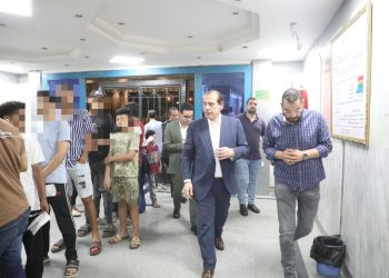 لتحسين الخدمات الصحية.. نائب وزير الصحة يتفقد عدد من المنشآت الطبية في القاهرة